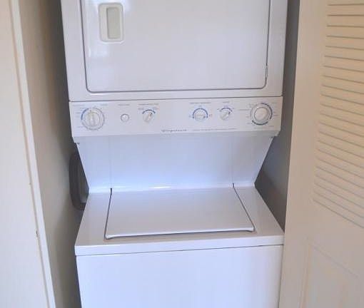 5th image of 1533 SE Royal Green Cir #201