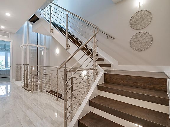 5th image of 1057 Harbor Villas Dr #1
