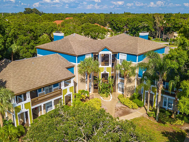 Palm Cove Apartments — Photo 85
