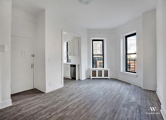 Rented by Warburg | media 9