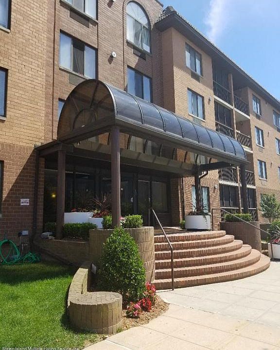 1st image of 95 Essex Dr #3J