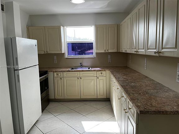 2nd image of 181 NW 47th Ave #29