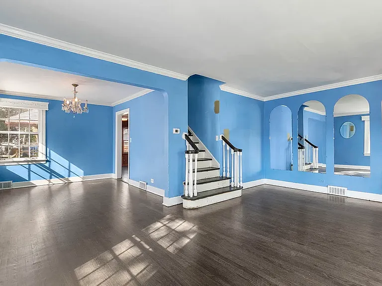 2930 N New England Ave — Photo 18