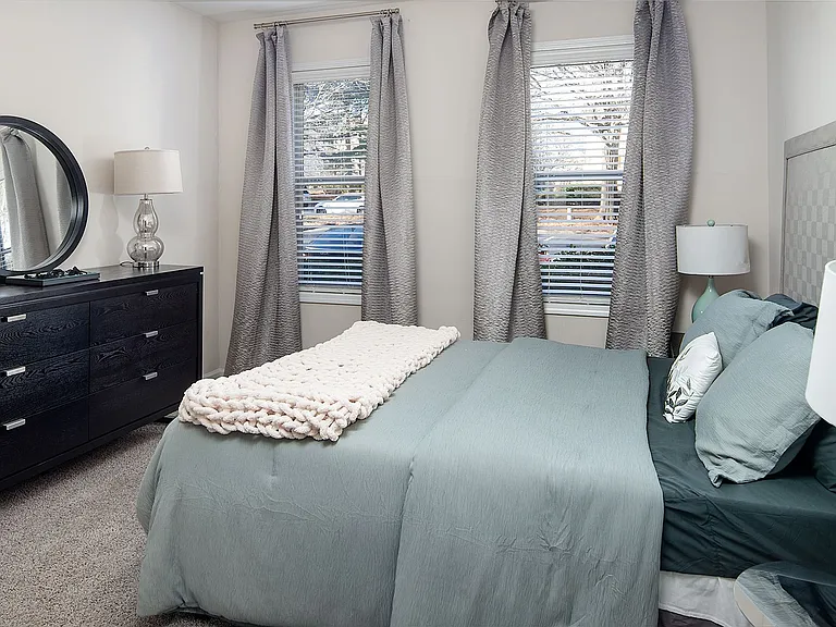 Manchester Place Apartments — Photo 11