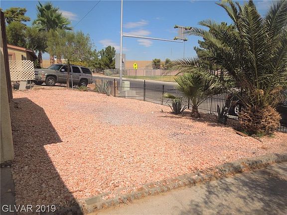 4th image of 1101 E Evans Ave