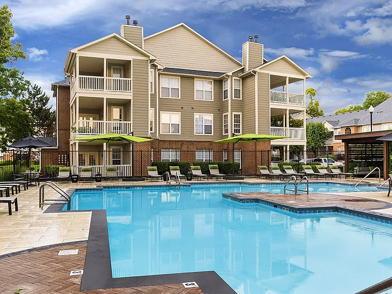 Castle Creek Apartments — Photo 48