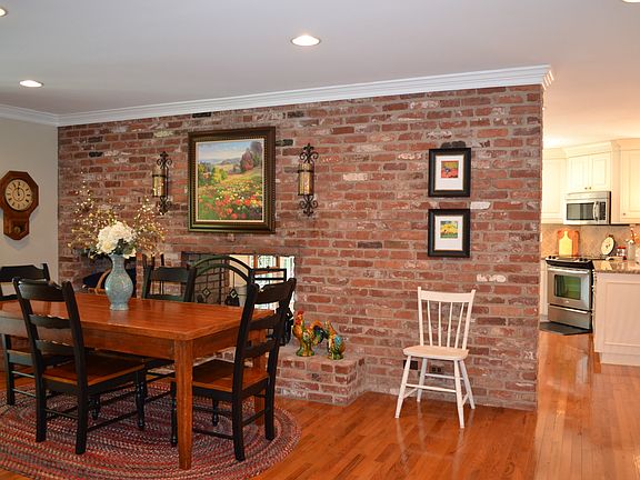 4th image of 4008 Pittwood Dr