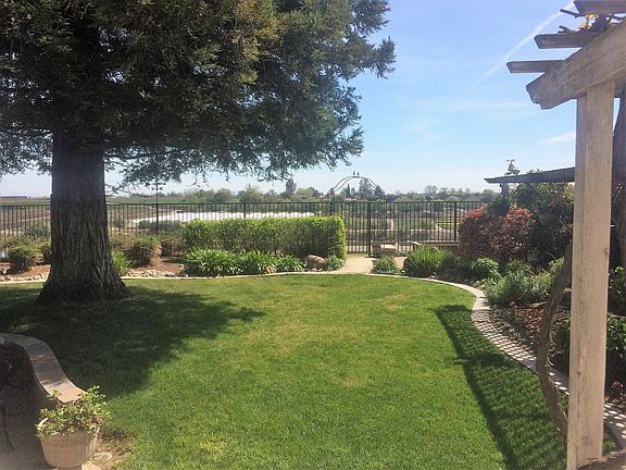 5th image of 12120 Fearl Dr