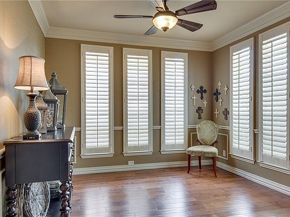 3rd image of 2502 Drake Ct