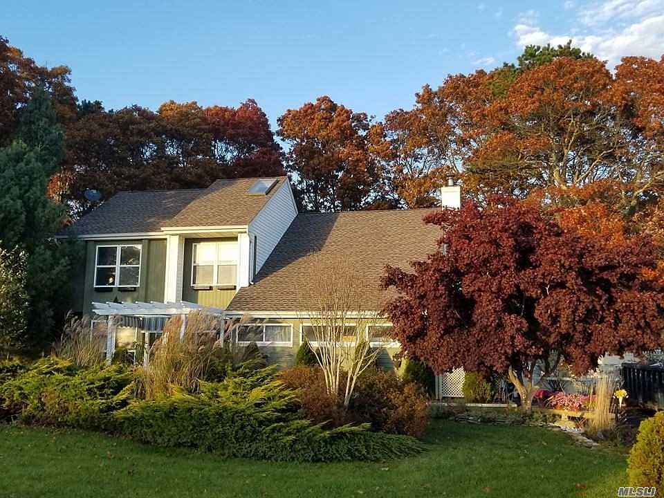 1st image of 7 Christine Ln