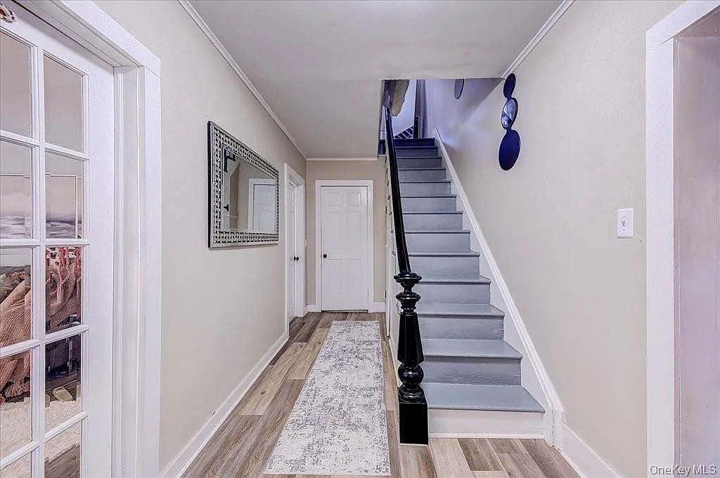 4 bed, 2.0 bath, 1830 sqft, $4,500 — Photo 2