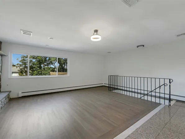 2413 Hammett Avenue image 18 of 46