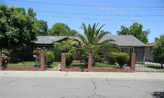 3825 14th Ave photo 1