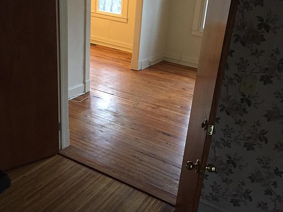 Large foyer leading into the living room