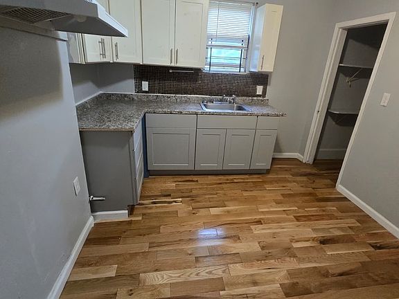 4th image of 133 Elizabeth Ave #1A
