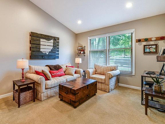 5th image of 7599 Forest Knoll Dr