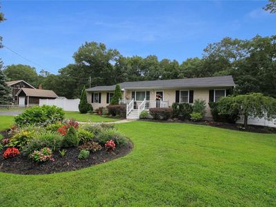 203 Pennsylvania Ave, Medford, NY, 11763