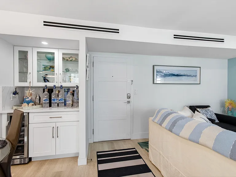 1236 Hillsboro Mile Bch #406 — Photo 10