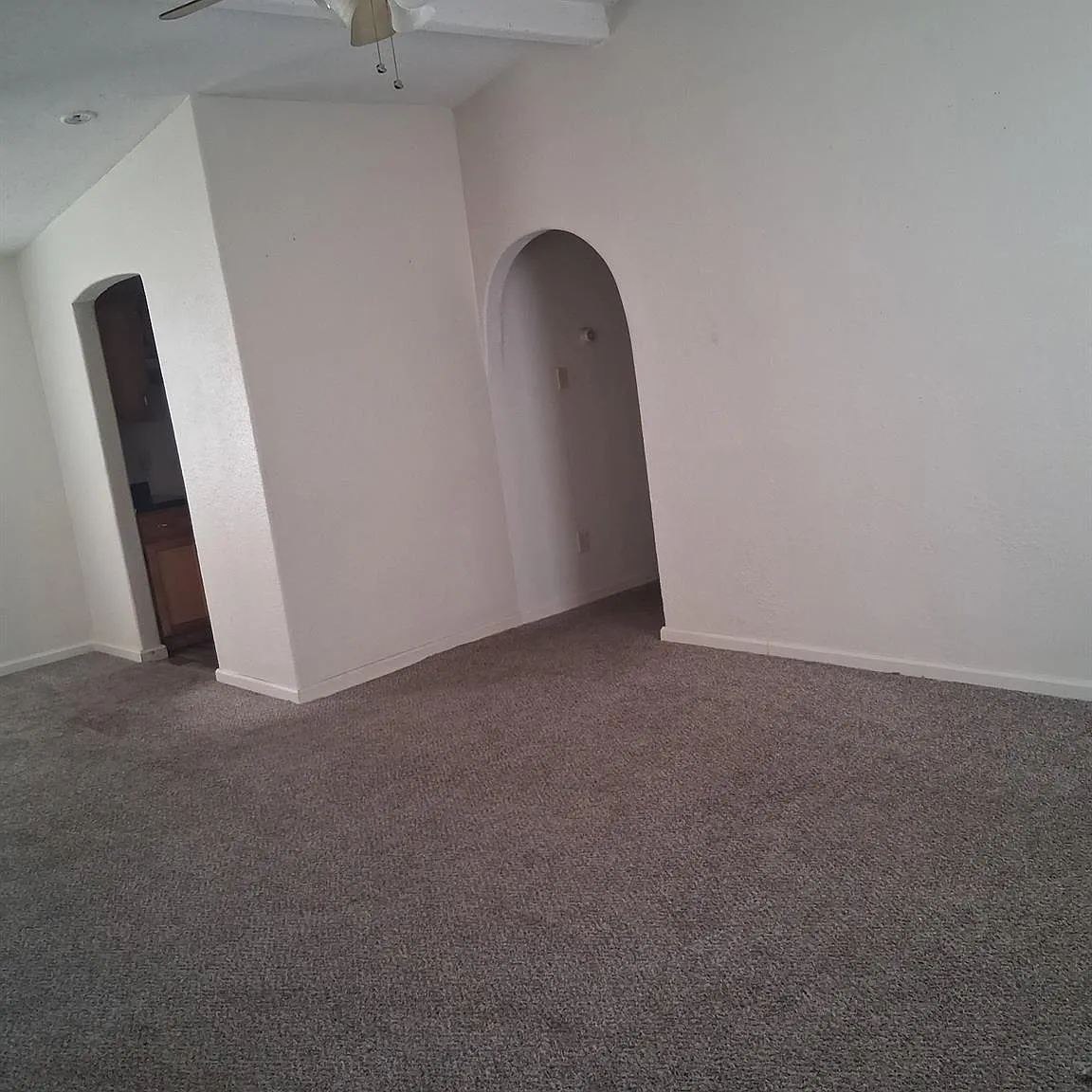 4 bed, 2.0 bath, 1104 sqft, $1,600 — Photo 2
