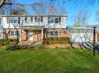 62 Saint Andrews Ln, Glen Cove, NY 11542