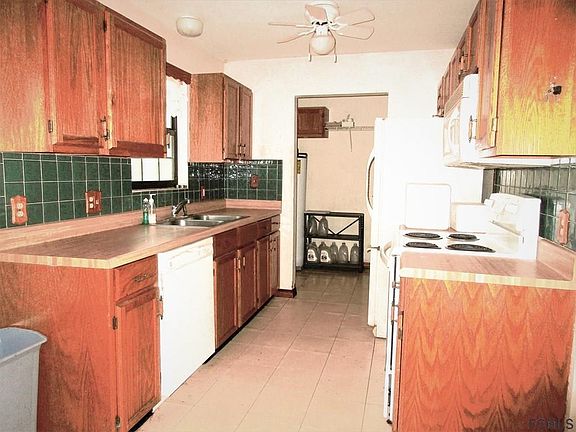 2nd image of 4038 Acorn Ave