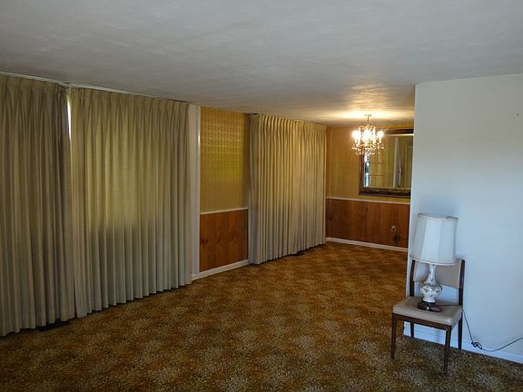 2nd image of 132 De Ette Cir