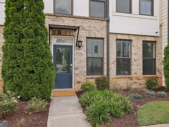5th image of 2044 Rockledge Rd NE
