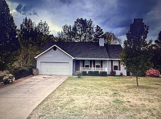 4086 Parks Rd, Flowery Branch, GA 30542