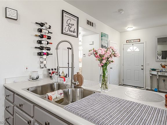 5th image of 855 N Stephanie St Unit 2424