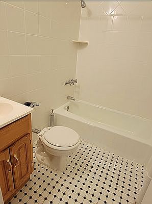 3rd image of 339 W 85th St APT 21