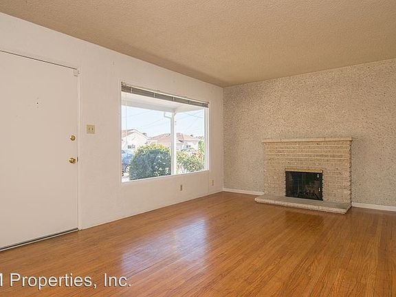 3rd image of 1933 Orchard Ave