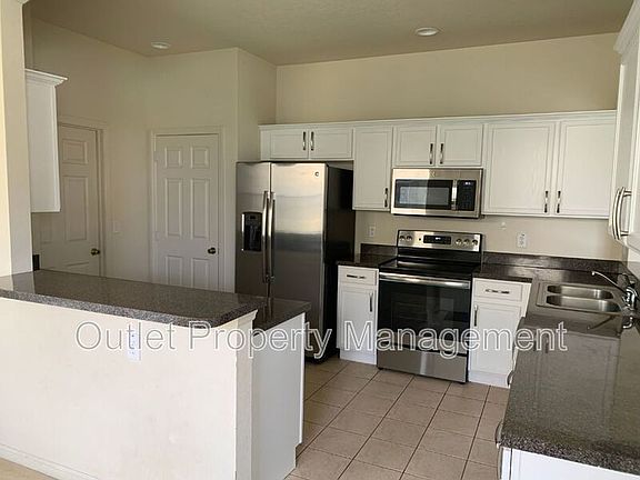 5th image of 2991 Langdon Ln N