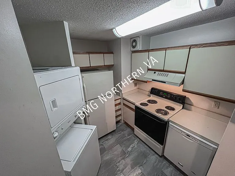 900 N Stafford St #1010 — Photo 7
