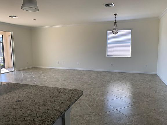 3rd image of 4113 Lemongrass Dr