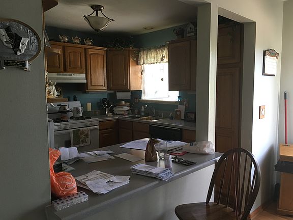4th image of 24793 Cambridge St