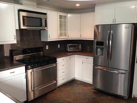 3rd image of 3949 Avenida Del Sol