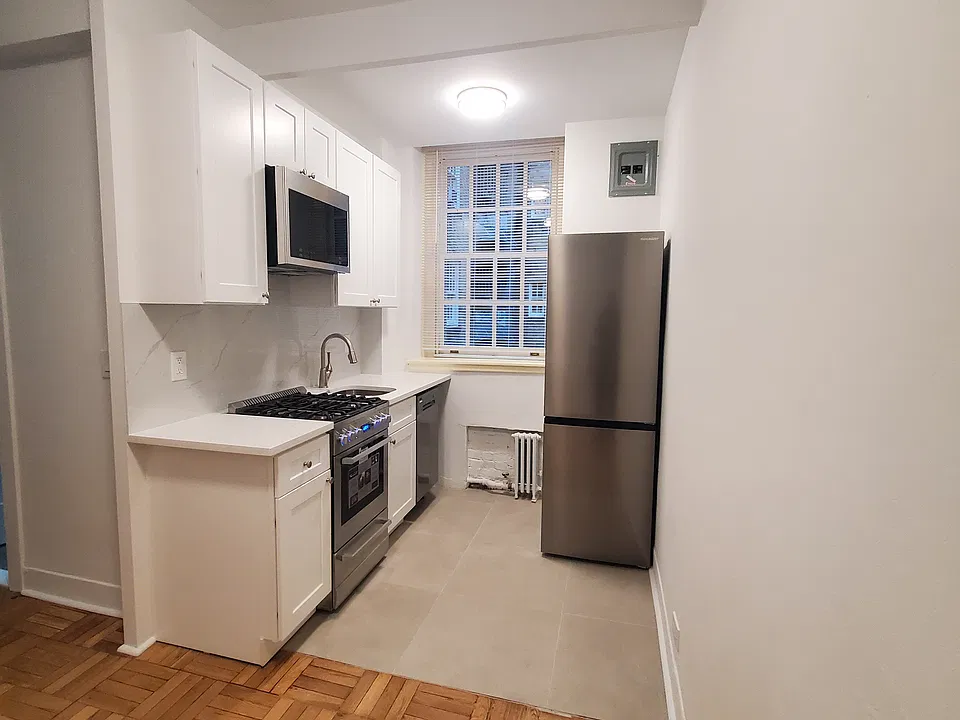 509 E 77th St #3M