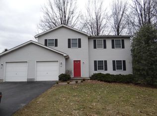 128-130 Greenbriar Dr, Cortland, OH
