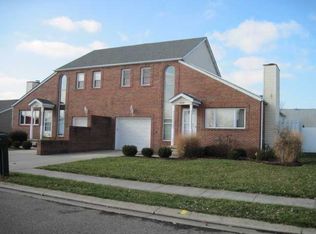 1013-1015 Empire Dr, Newark, OH 43055