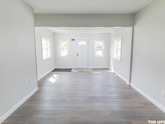 5th image of 2045 Hoyt St