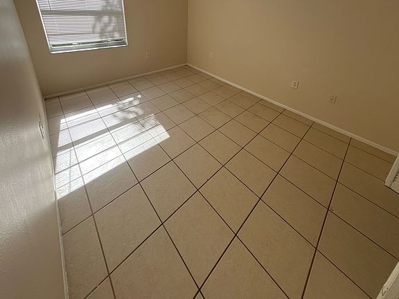 5th image of 1915 Braman Ave