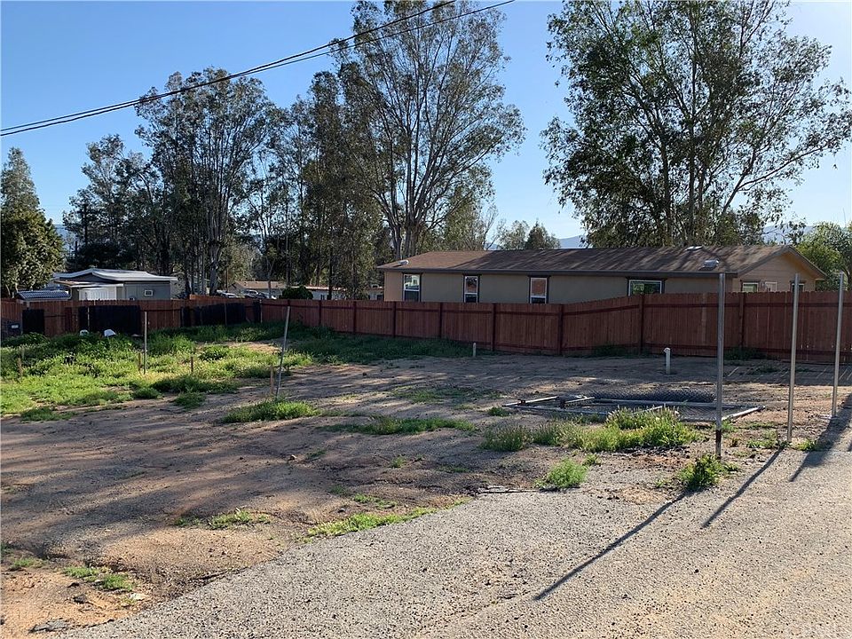 1st image of 18353 Acacia Ave