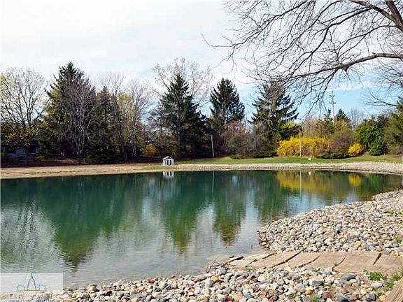 3rd image of 1453 Lakeside Dr