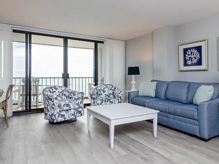 95 S Lumina Ave #6E — Photo 3