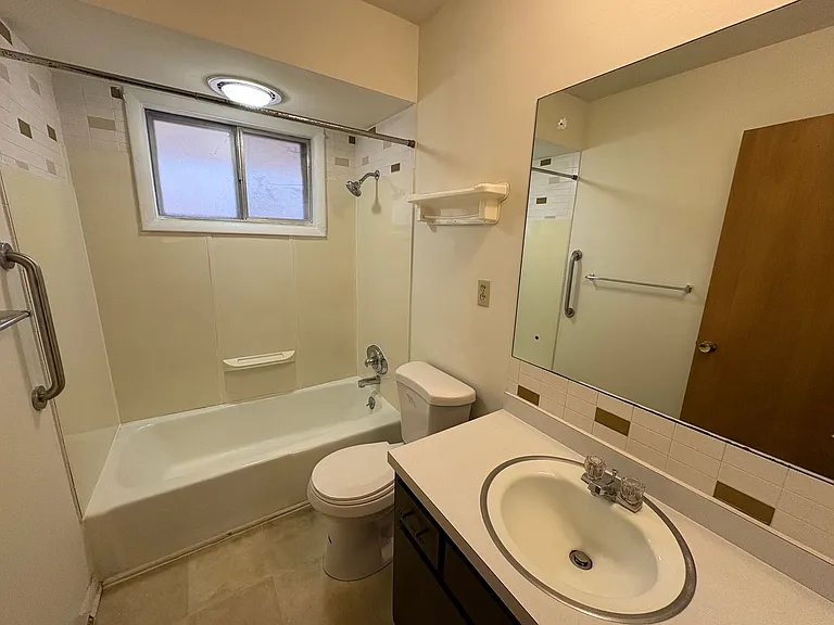 600 Marshall Ave — Photo 6