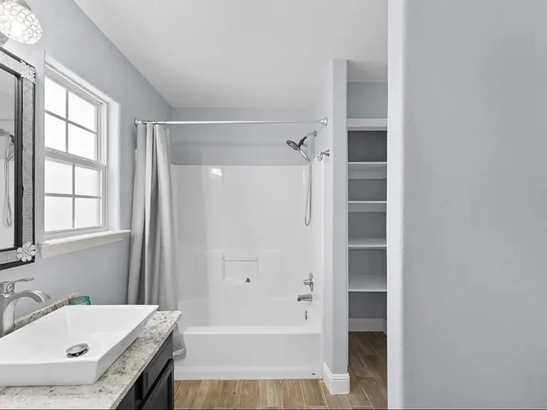 550 Bonanza St — Photo 15