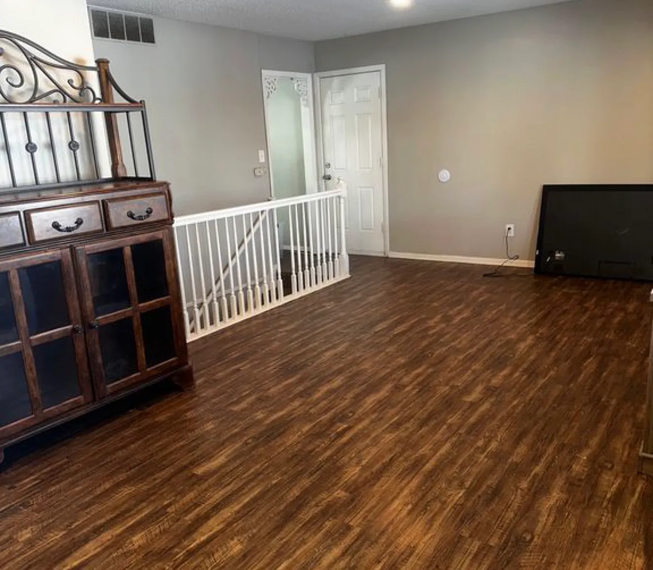5 bed, 2392 sqft, $1,800 — Photo 1