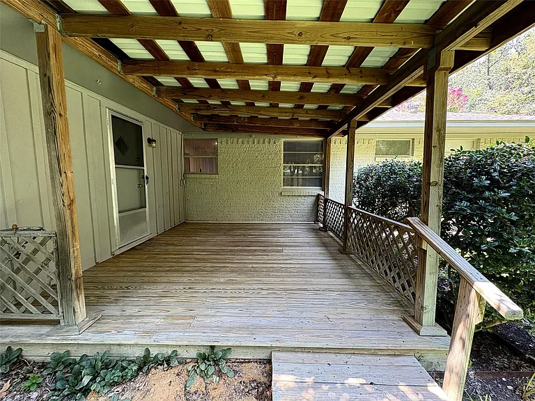 208 Pensacola Ave — Photo 18