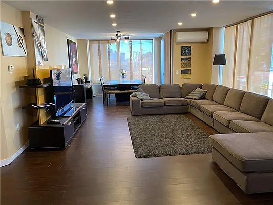 Sold by Remax Edge | media 30