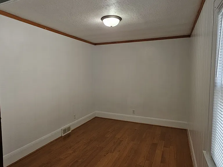1123 Edmund Ave — Photo 24